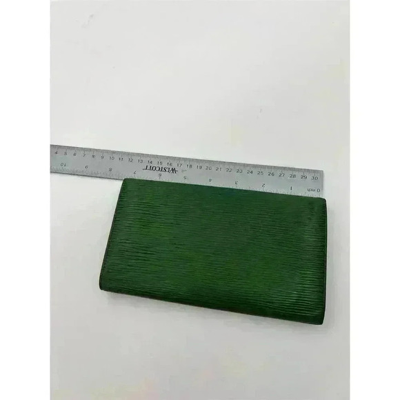 Louis Vuitton Epi Leather Unisex Wallet Green Credit Card Holder - Picture 4 of 9